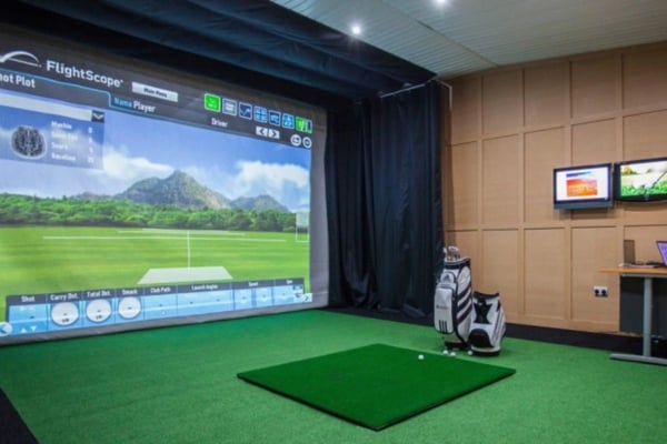 1 Hour Golf Simulator Experience in Cheshire