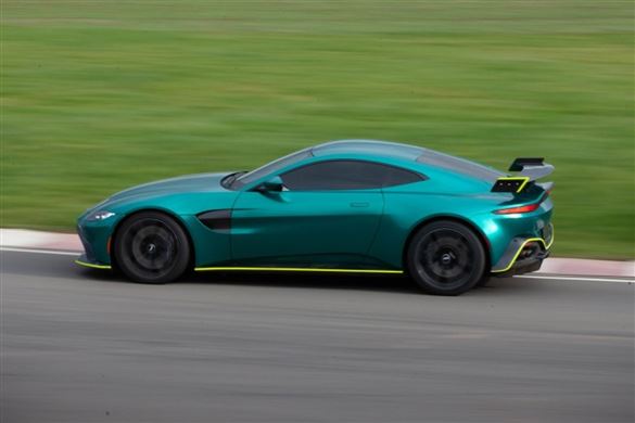 Junior F1 Aston Martin Vantage Drive