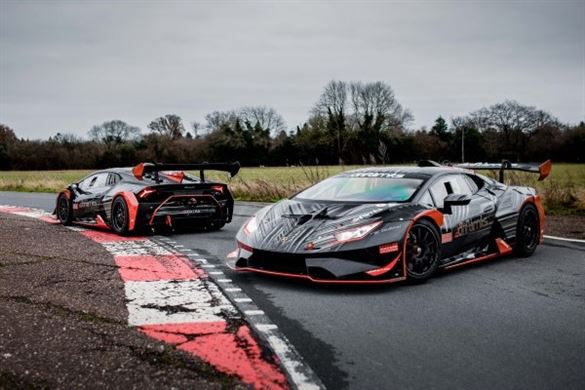 Lamborghini Huracan Super Trofeo vs Ferrari 458 Challenge - 20 Laps