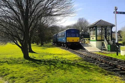 1 to 1 Train Driving Experience - East Kent Railway