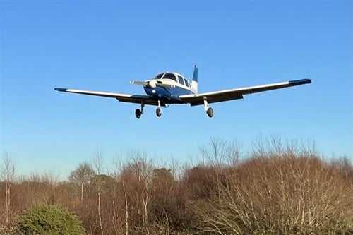 30 Minute Piper PA28 Flying Lesson - Surrey 