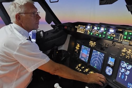 60 Minute 737 Flight Simulator Session - Hampshire