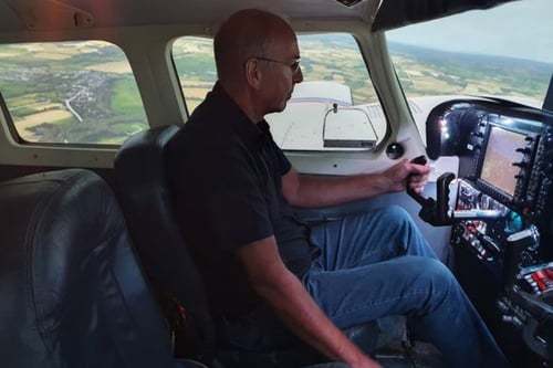 60 Minute Piper Seneca Flight Simulator Session