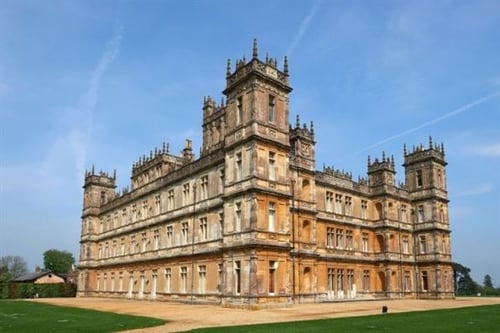 Downton Abbey and Village Coach Tour