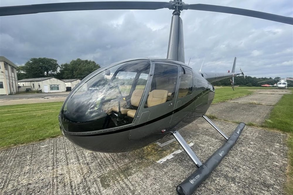 30 Min Helicopter Flying Lesson 4 Seater For One