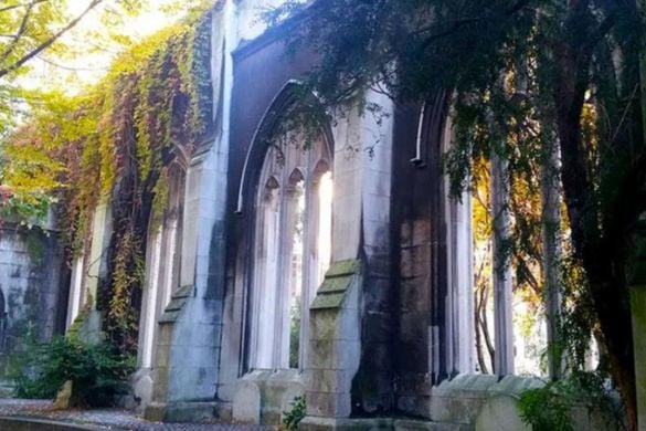 Courtyards & Hidden Alleys Tour of London