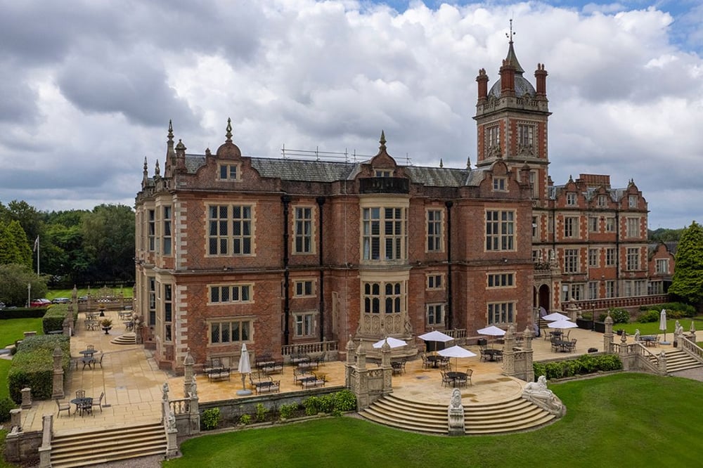 QHotels Weekend Spa Day with 25 Minute Treatment (Choice 1)