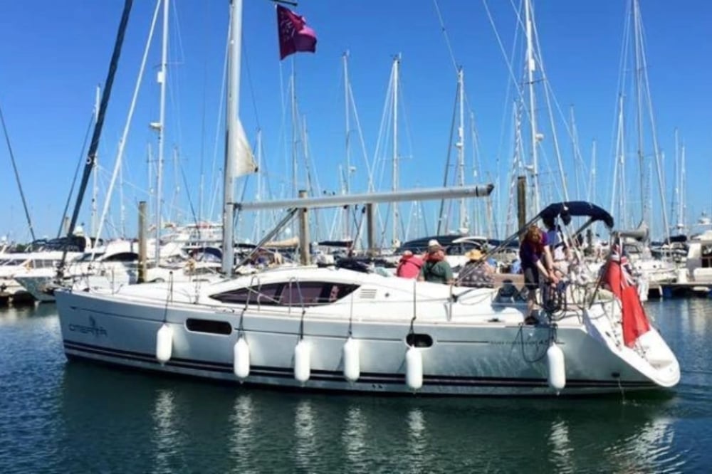 Solent Yacht Sailing Experience with Dinner in Lymington